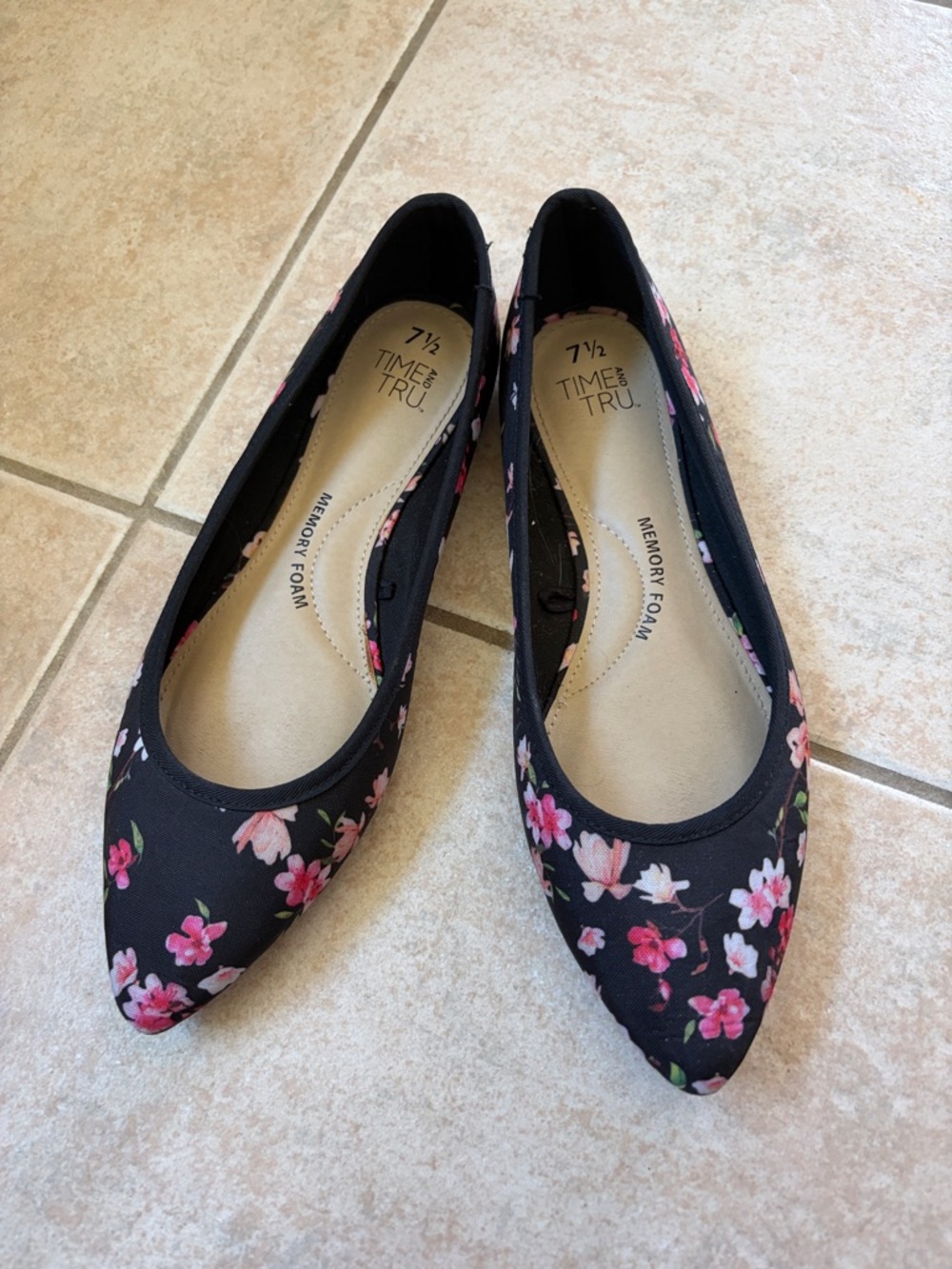 Time and Tru Black Floral Pointed Ballet Flats